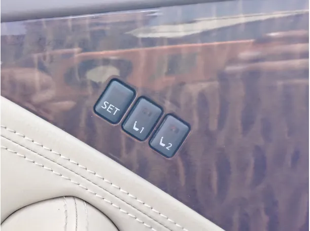 Car image 34