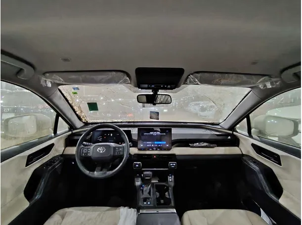Car image 20