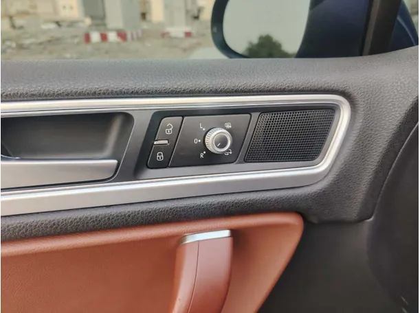 Car image 43