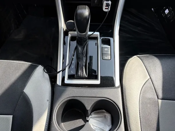 Car image 20
