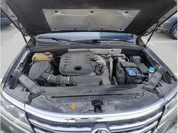 Car image 25