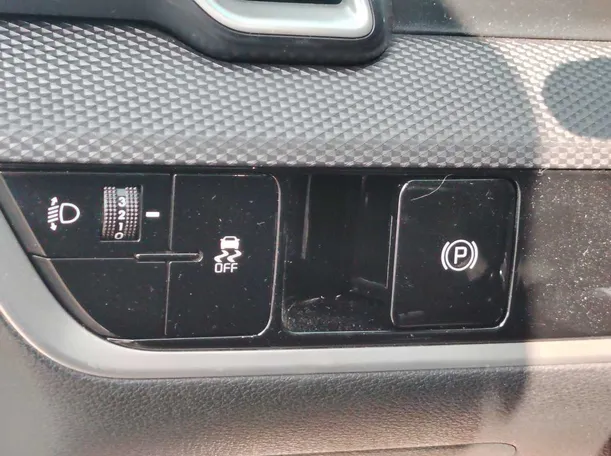 Car image 34