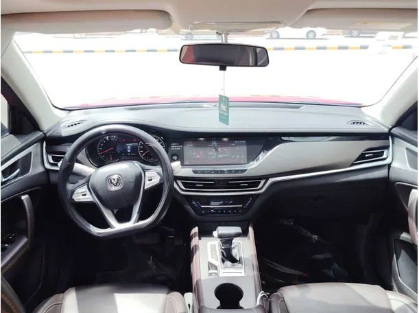 Car image 18