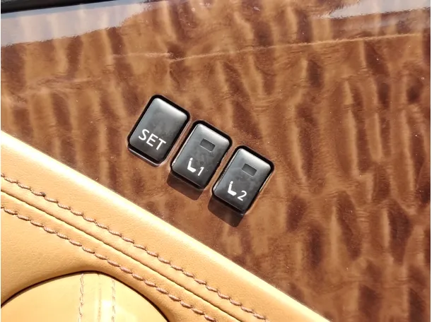 Car image 36
