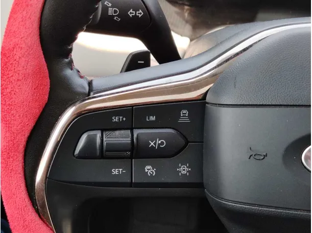 Car image 26