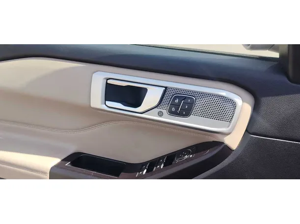 Car image 28