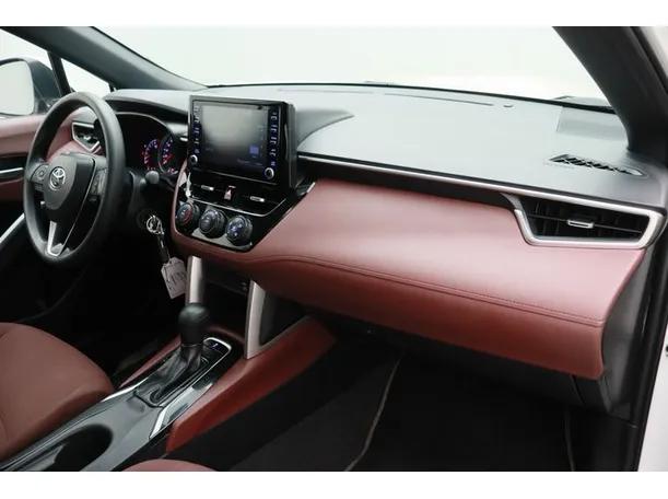 Car image 10