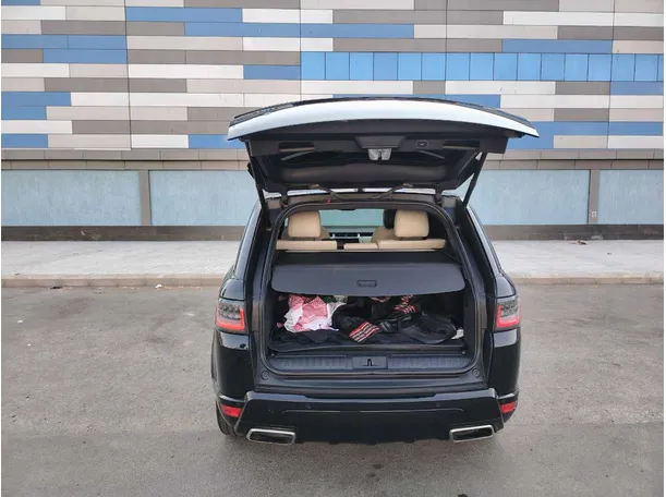 Car image 30