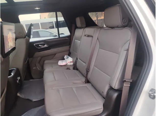 Car image 17