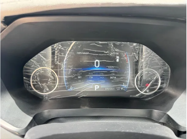 Car image 18