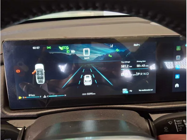 Car image 15