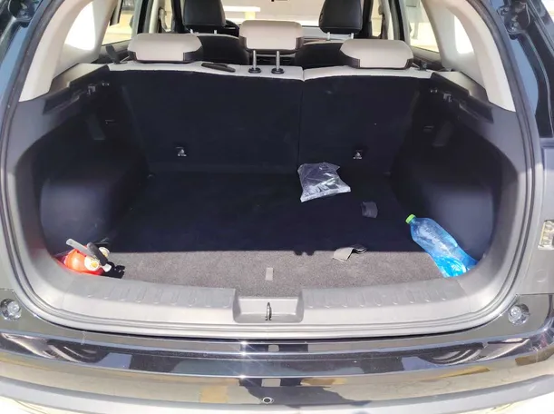 Car image 26