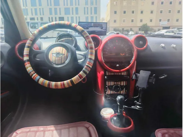 Car image 21