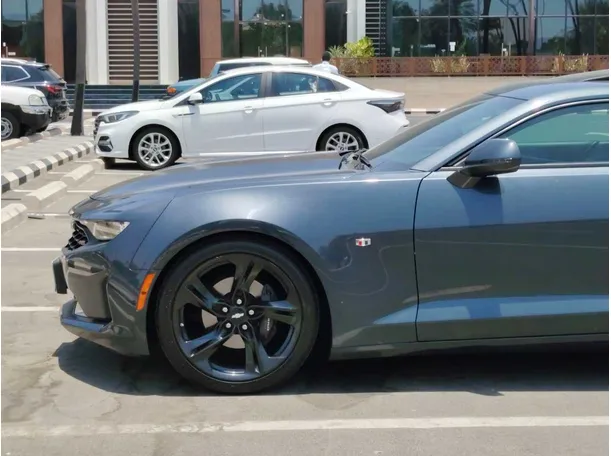 Car image 9