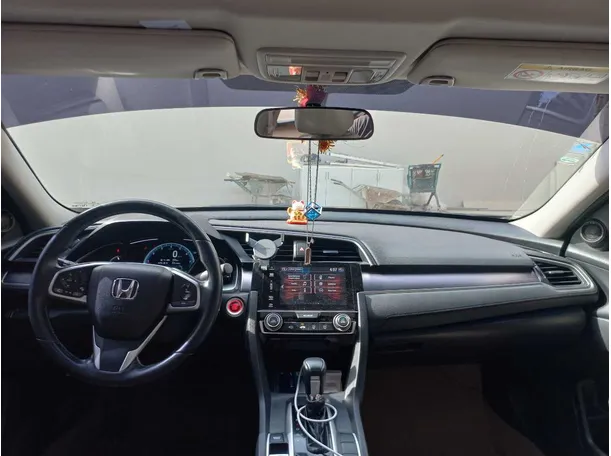 Car image 16