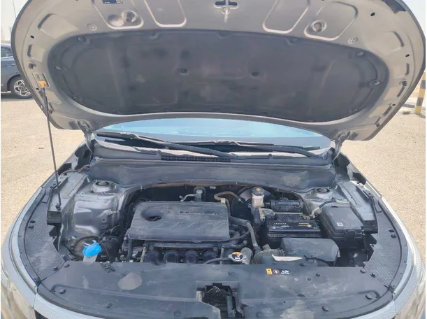 Car image 30