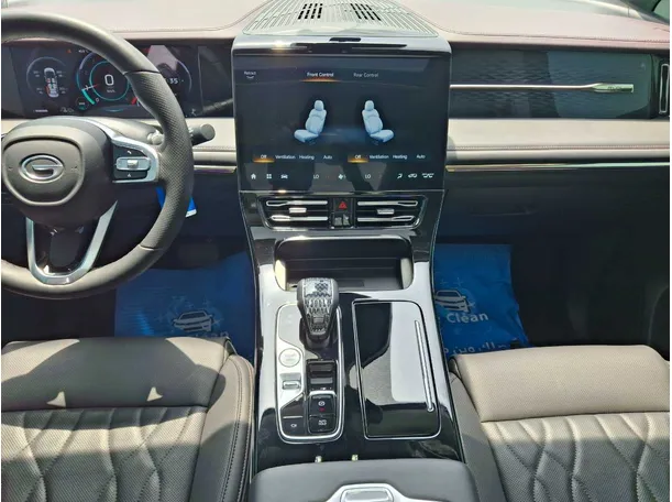 Car image 17