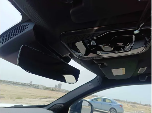 Car image 28