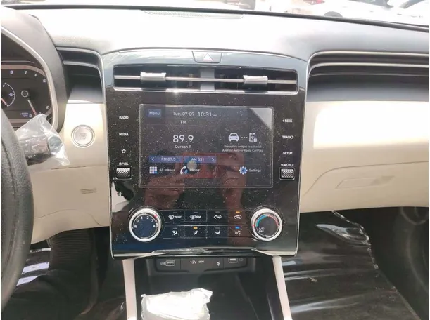 Car image 32