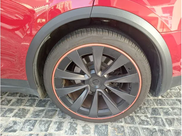 Car image 9