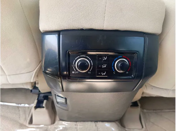 Car image 32