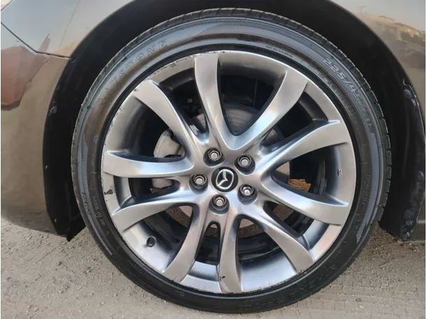Car image 10