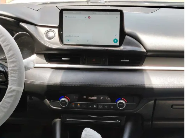 Car image 18