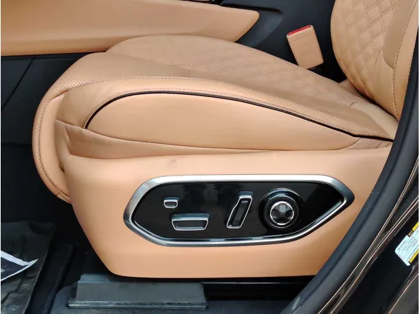 Car image 34
