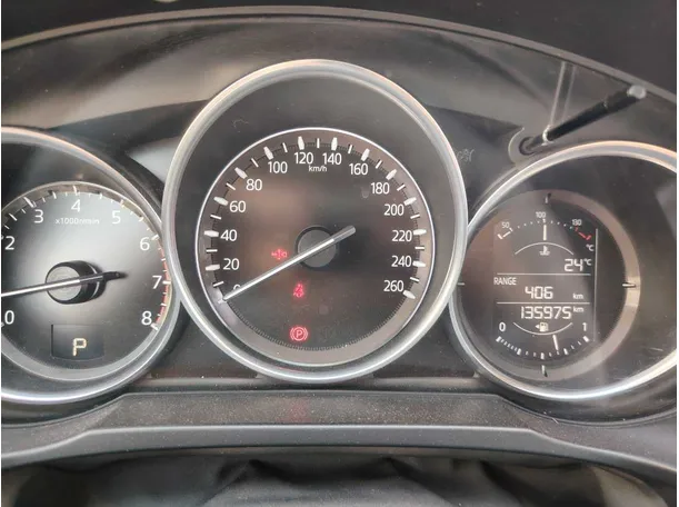 Car image 17