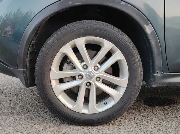 Car image 10