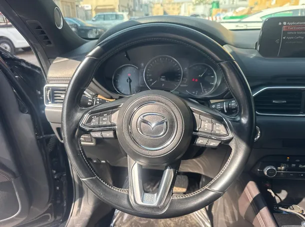 Car image 17