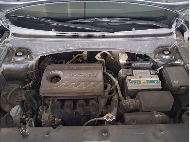 Car image 18