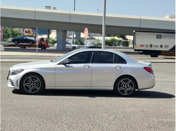 Car image 8
