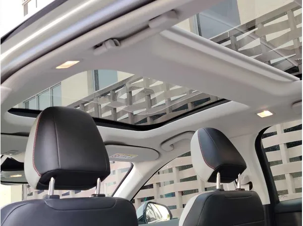 Car image 17