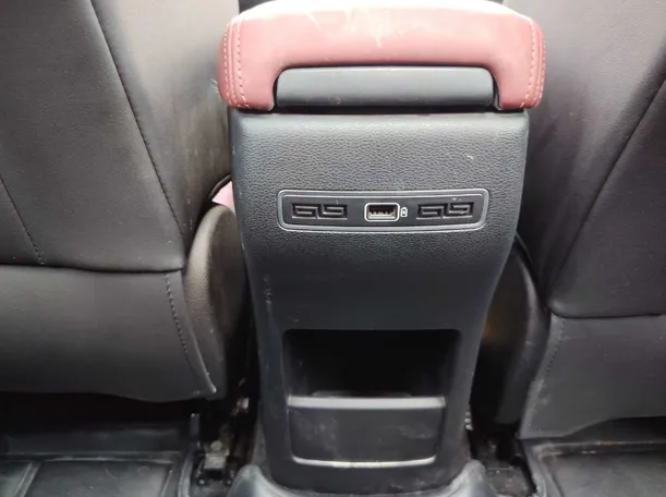 Car image 28