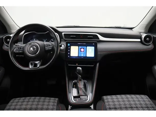 Car image 14