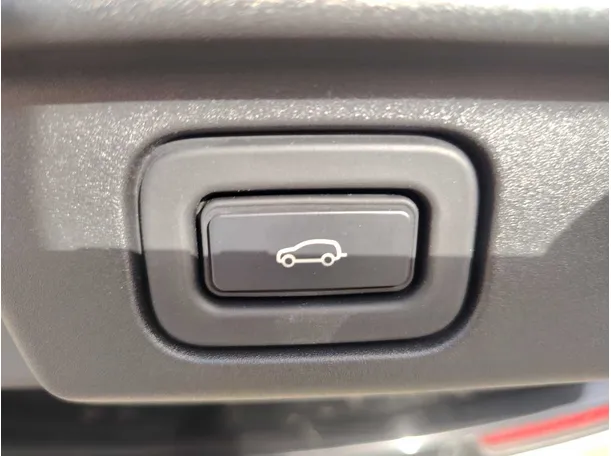 Car image 32