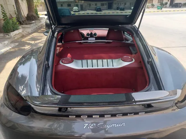 Car image 18