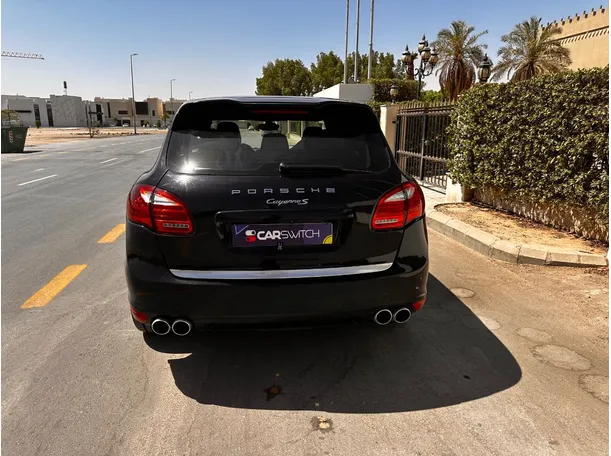 Car image 6