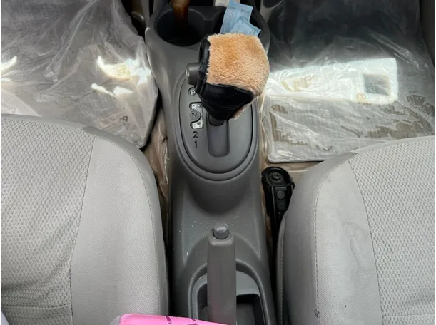 Car image 17