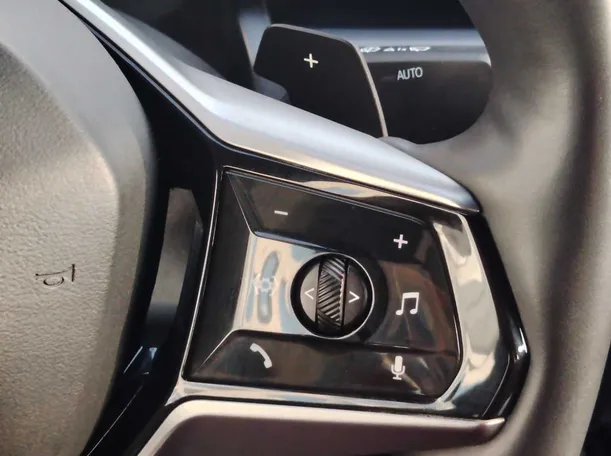 Car image 33