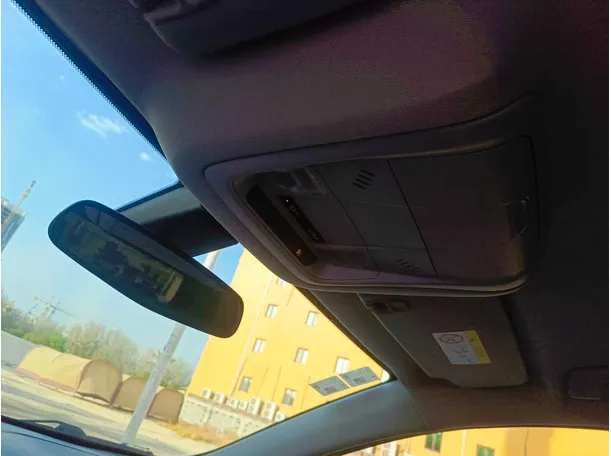 Car image 30