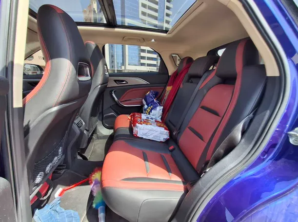 Car image 13