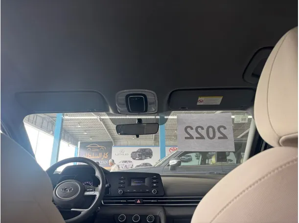 Car image 16