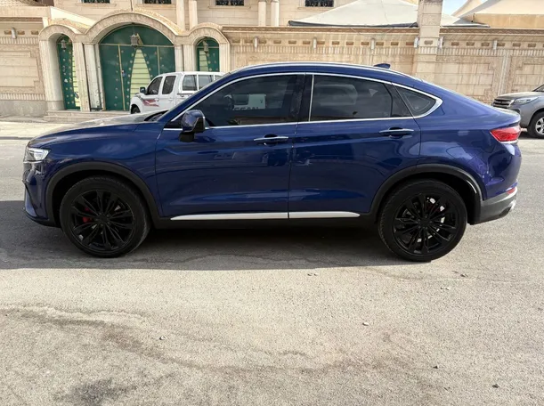 Car image 8
