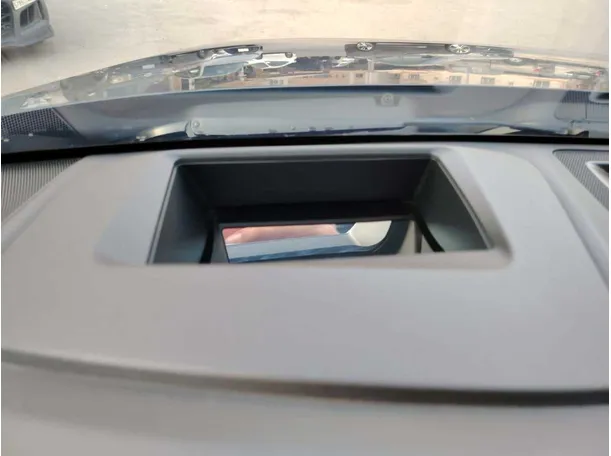 Car image 36
