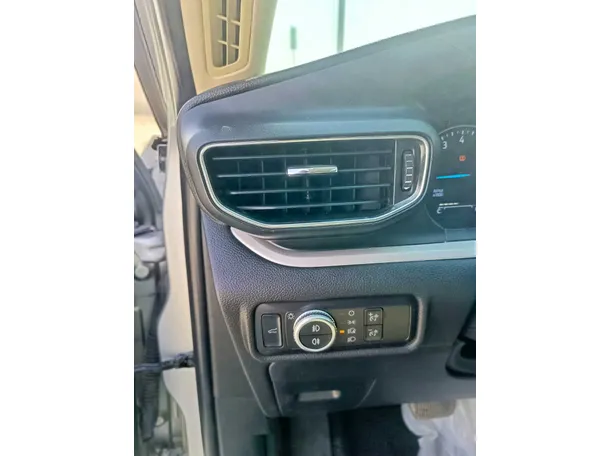 Car image 29