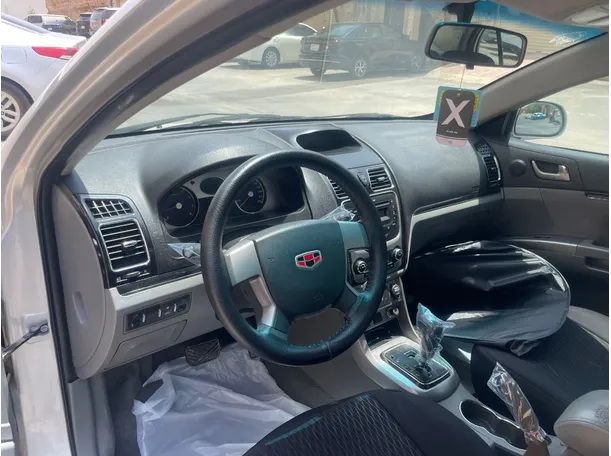 Car image 11