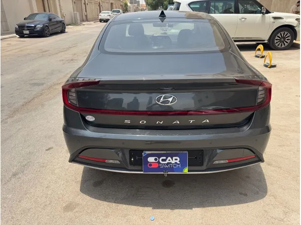 Car image 6