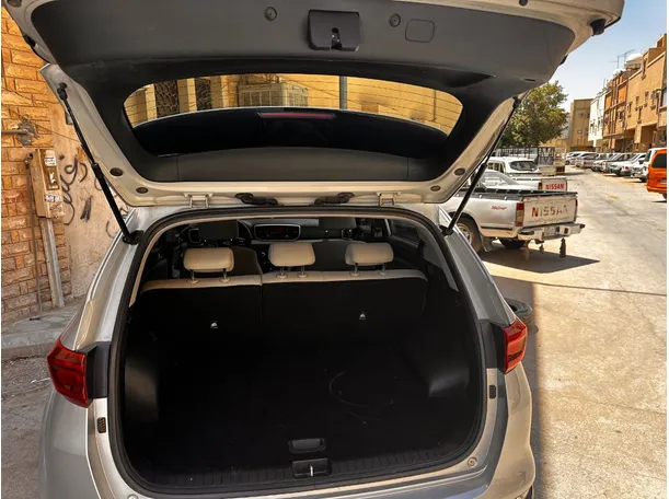 Car image 21